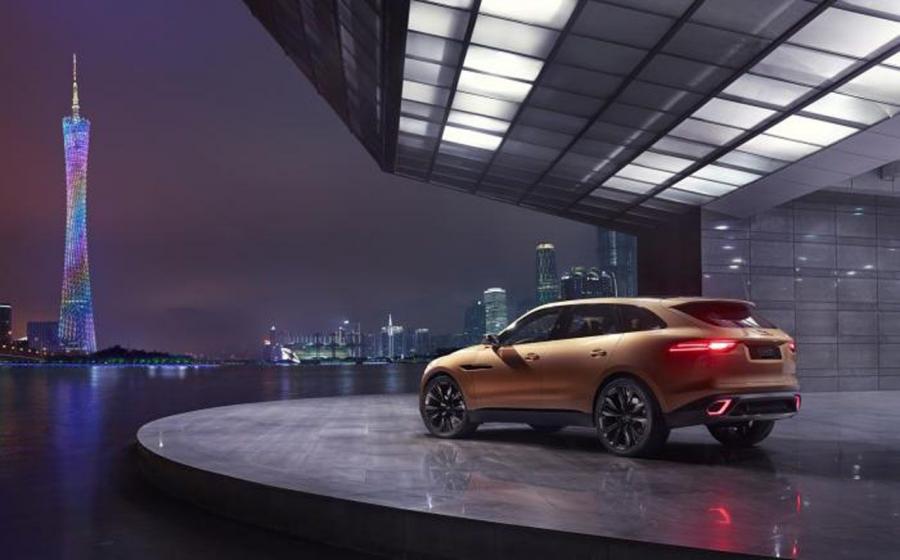  Jaguar C-X17 Concept in Liquid Gold 2013 года  (фото 32 из 36)